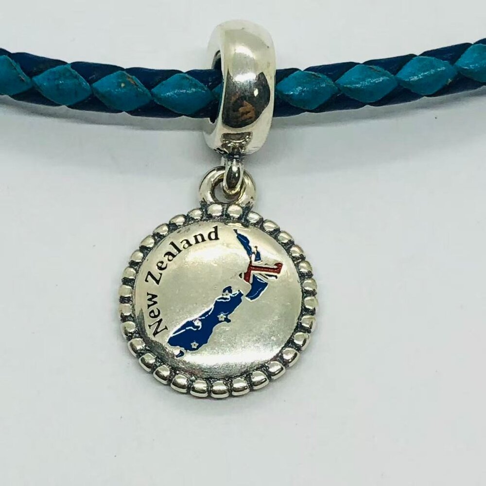 ✨✨Pandora New Zealand Map Exclusive Dangle charm